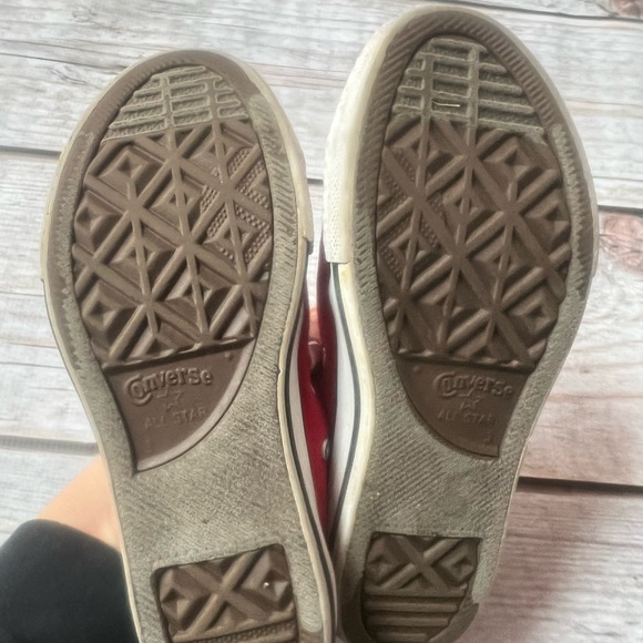 Red Converse, Size 3 youth. - Picture 2 of 3